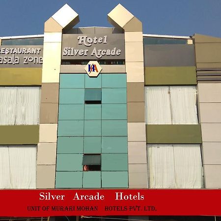 Hotel Silver Arcade Māldah Exteriör bild